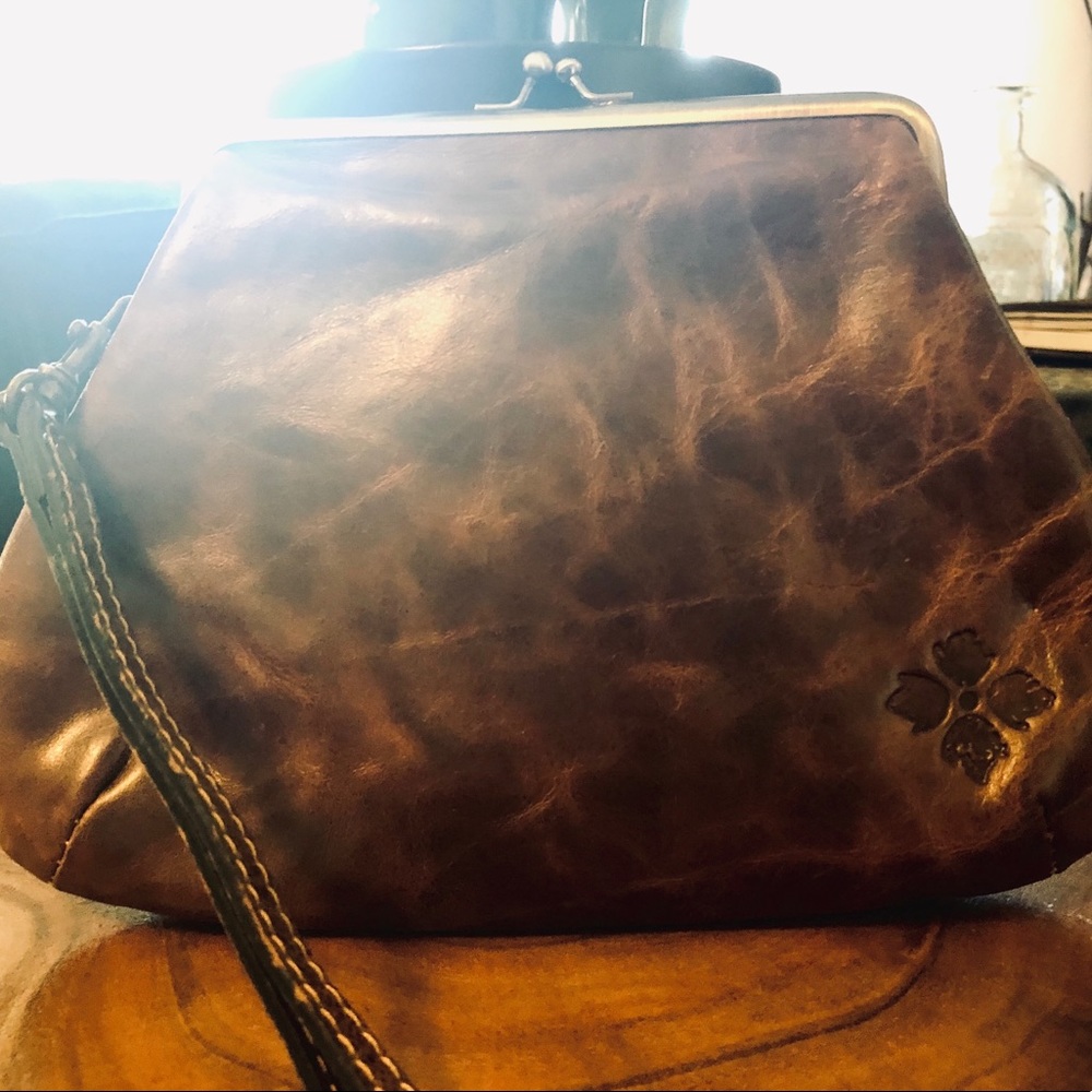 Patricia Nash ... THE most adorable wristlet! NEW!